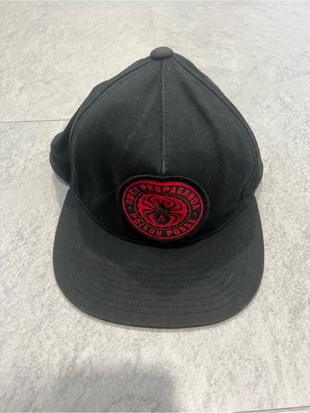 EUC Obey Propaganda Vintage Poisson Posse Snapback Hat in Black/Red
